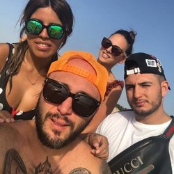 Kiko Rivera, Irene Rosales, Chabelita Pantoja y Omar Montes disfrutando de un día de playa
