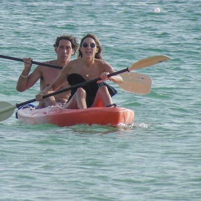 Paz Padilla y su marido Antonio Vidal en kayak en Cádiz