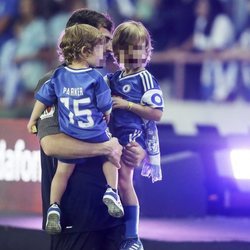 Iker Casillas con sus hijos Martín y Lucas celebrando la Supercopa de Portugal