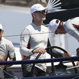 El Rey Felipe timoneando el Aifos 500 en la Copa del Rey de Vela 2018