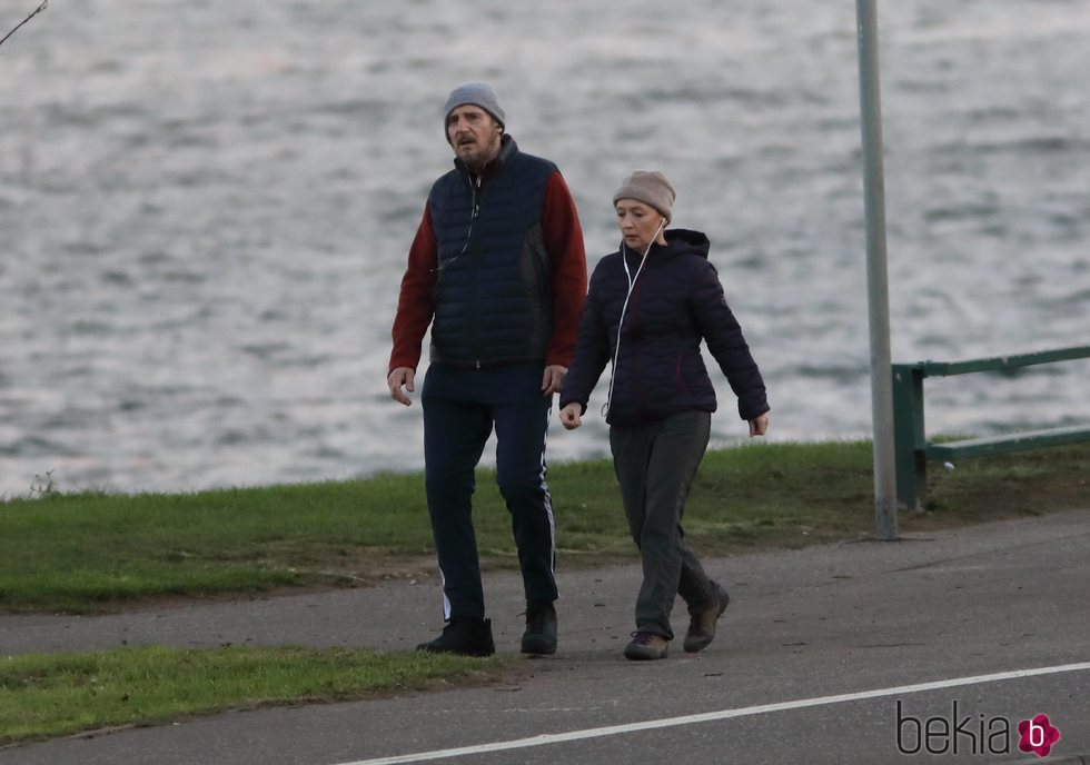 Liam Neeson y Lesley Manville dan comienzo al rodaje del drama 'Gente normal'