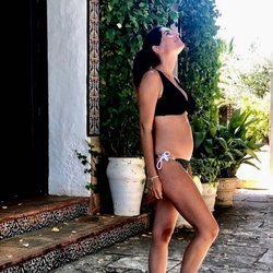 Lourdes Montes presumiendo de embarazo en bikini