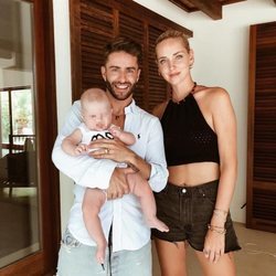 Pelayo Díaz junto a Chiara Ferragni y su hijo durante las vacaciones en Ibiza