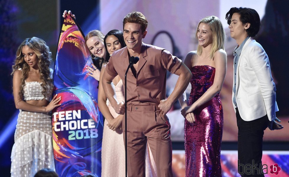 El elenco de 'Riverdale' en la gala de los premios Teen Choice 2018