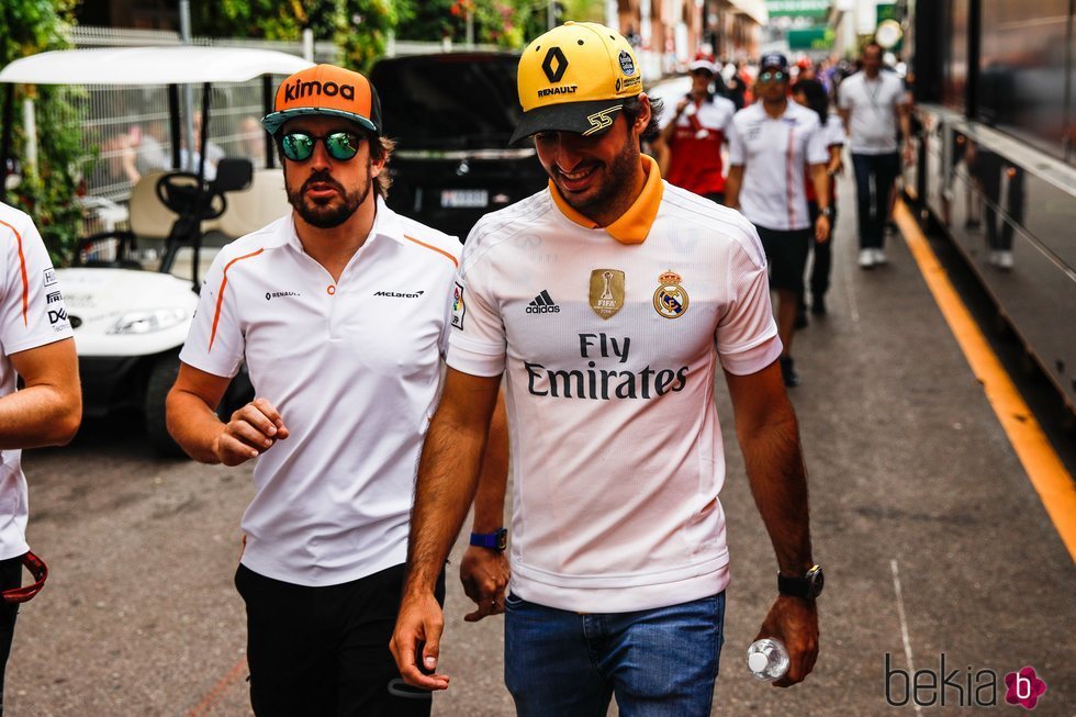 Carlos Sainz y Fernando Alonso en el Circuito de Mónaco