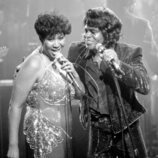 Aretha Franklin cantando junto a James Brown en 1988