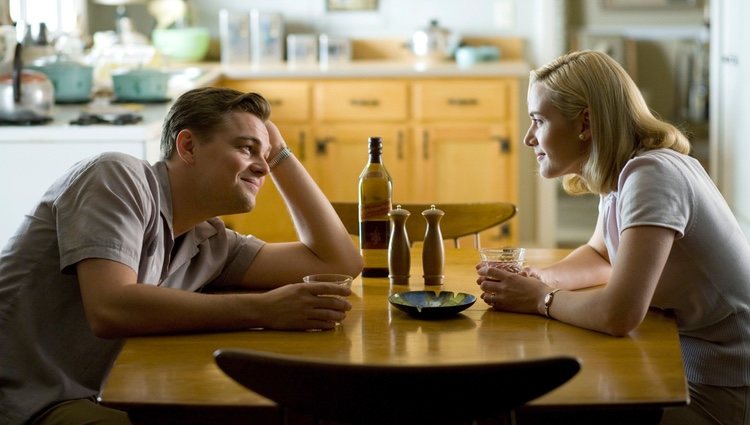 Leonardo DiCaprio y Kate Winslet en un fotograma de 'Solo un sueño'