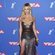 Karlie Kloss en la alfombra roja de los VMAs 2018