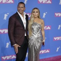 Alex Rodríguez y Jennifer Lopez en la alfombra roja de los VMAs 2018