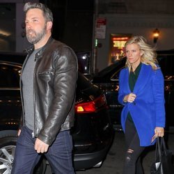 Ben Affleck y Lindsay Shookus paseando por Nueva York
