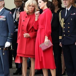 Brigitte Macron y Mary de Dinamarca en la recepción al presidente Macron en Copenhague
