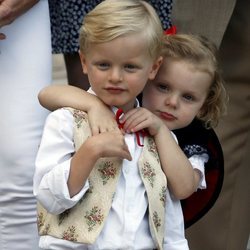 Los Príncipes Jacques y Gabriella de Mónaco, muy cariñosos en el picnic del final del verano 2018