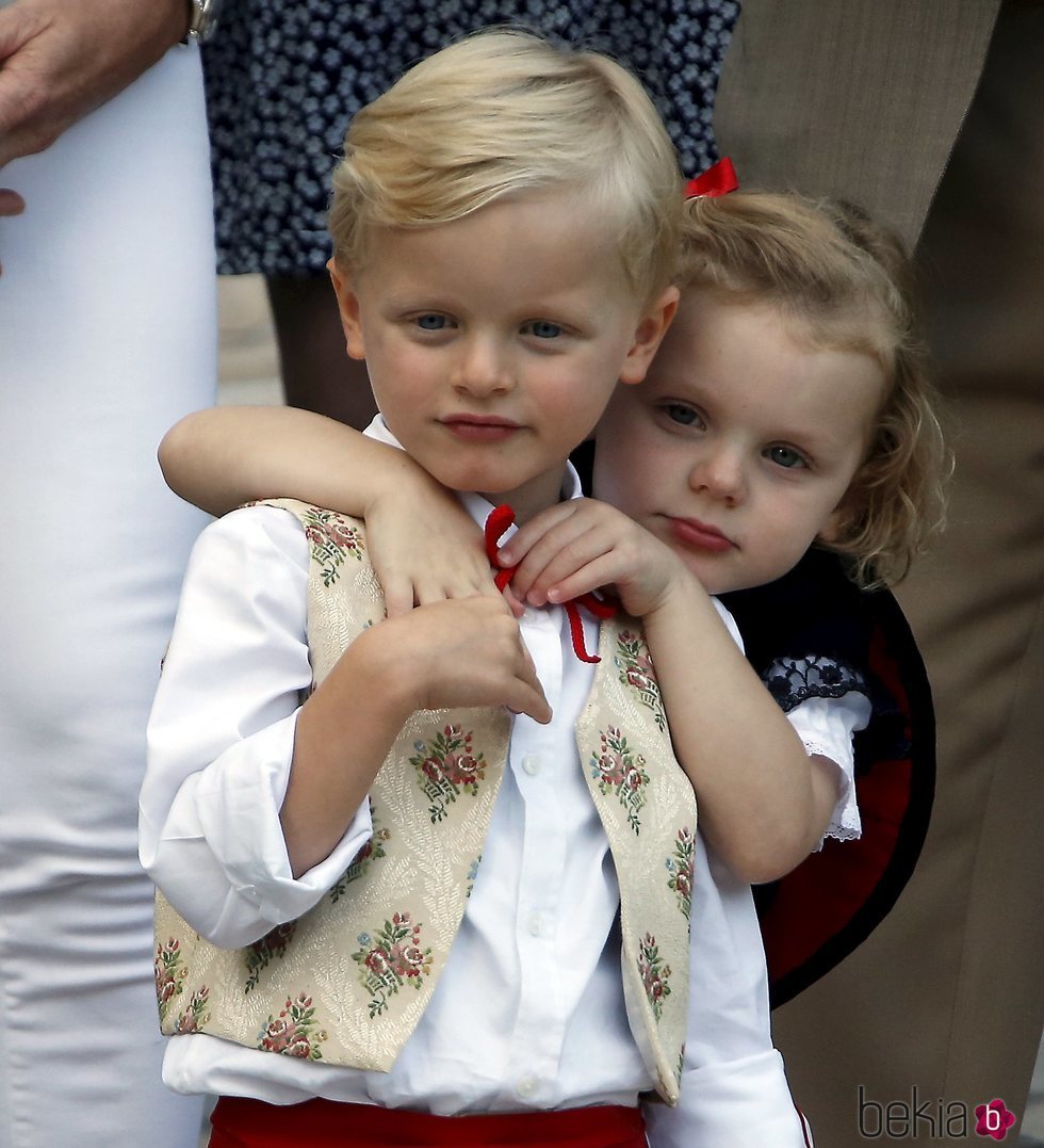 Los Príncipes Jacques y Gabriella de Mónaco, muy cariñosos en el picnic del final del verano 2018