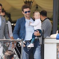 Bradley Cooper dando un paseo por Venecia con su hija