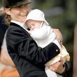 La Infanta Elena con Victoria Federica cuando era un bebé
