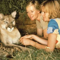 Melanie Griffith de adolescente junto a su madre y una leona