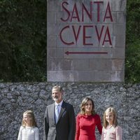 Los Reyes Felipe y Letizia, la Princesa Leonor y la Infanta Sofía en Covadonga