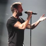 Pablo Alborán cantando en el concierto 'Vive Dial' 2018 en Madrid