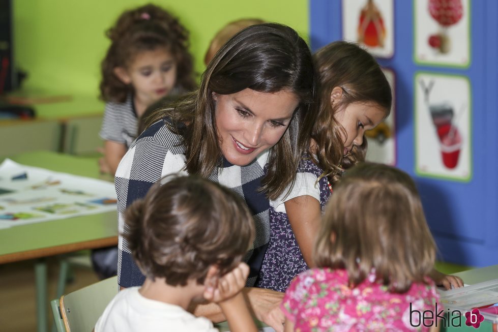 La Reina Letizia en la inauguración del Curso Escolar 2018/2019 en un colegio de Oviedo