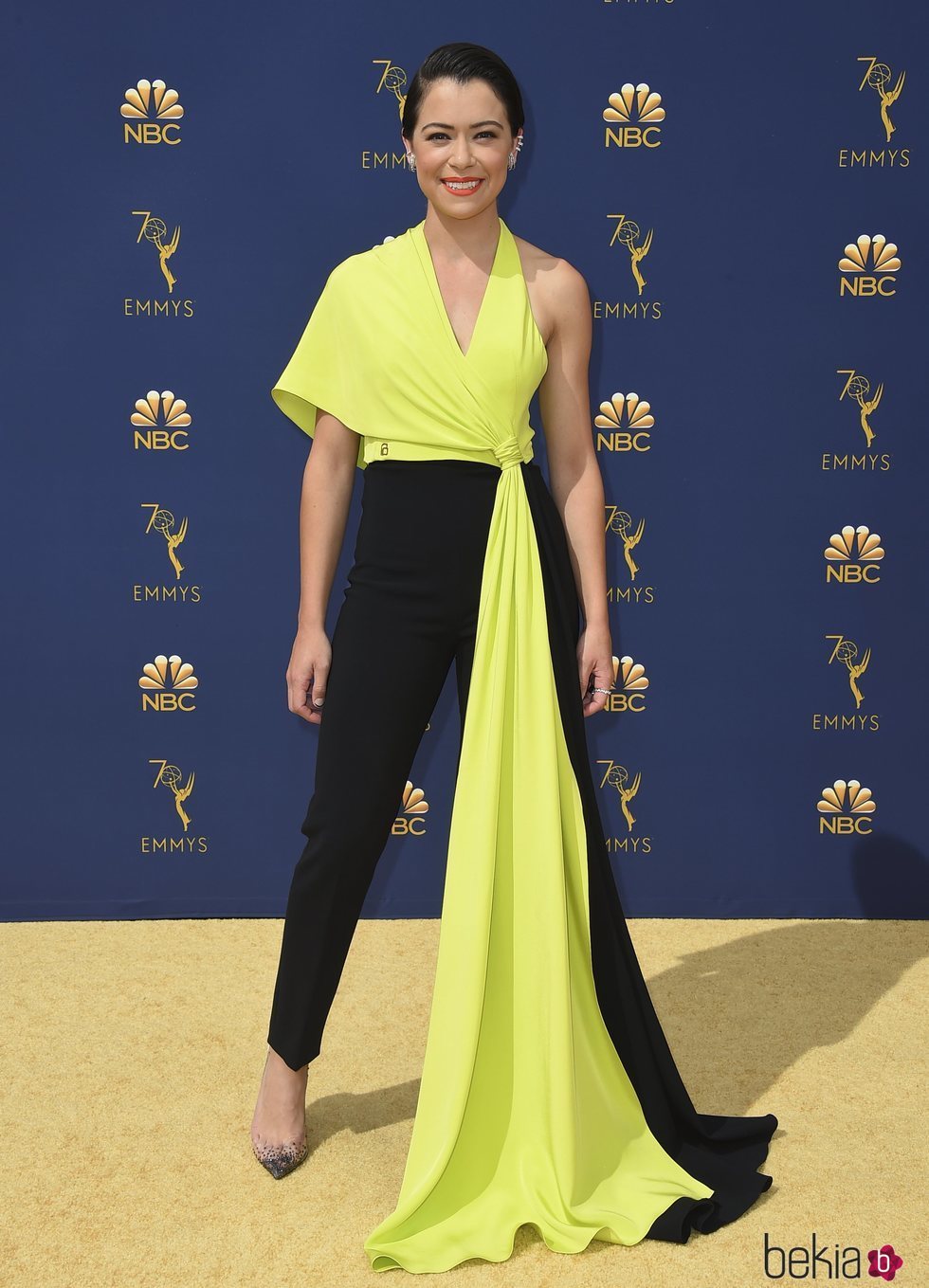 Tatiana Maslany en la alfombra roja de los Premios Emmy 2018