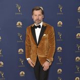 Nikolaj Coster-Waldau en la alfombra roja de los Premios Emmy 2018