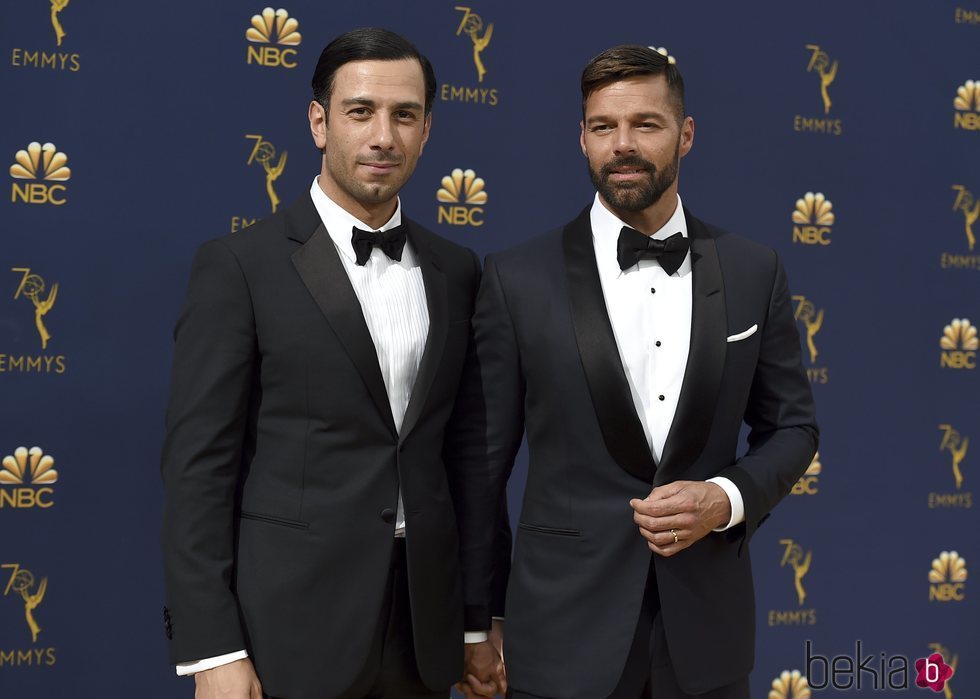 Ricky Martin y Jwan Yosef en la alfombra roja de los Premios Emmy 2018