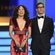 Sandra Oh y Andy Samberg presentando un galardón de los Premios Emmy 2018