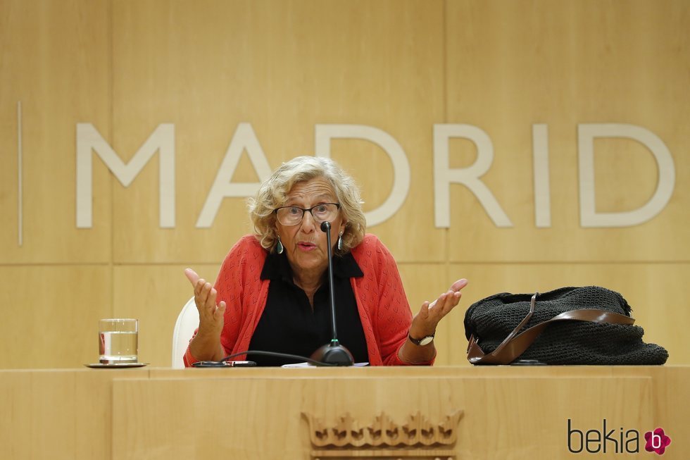 Manuela Carmena en una conferencia de prensa