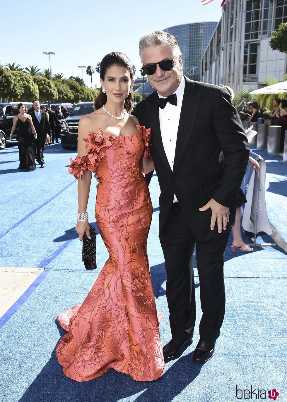 Alec Baldwin y su mujer Hilaria en los Emmy 2018