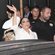 Isabel Pantoja saluda a sus fans en un evento publicitario