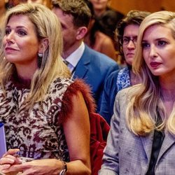 Máxima de Holanda e Ivanka Trump durante un encuentro en Nueva York