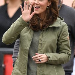 Kate Middleton asiste en la escuela Sayers Croft Forest y el Jardín Wildlife en Londres