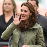 Kate Middleton asiste en la escuela Sayers Croft Forest y el Jardín Wildlife en Londres