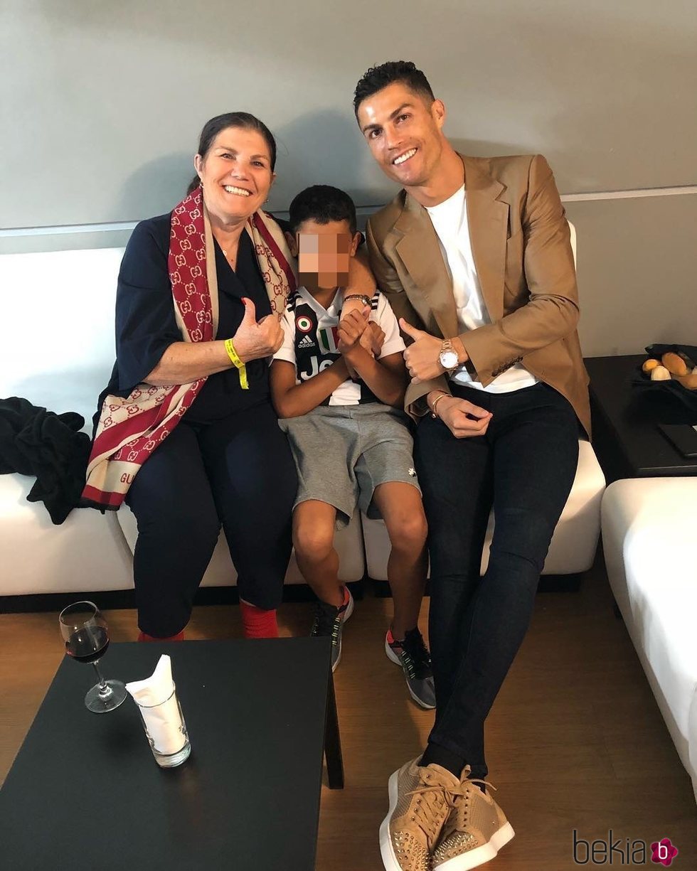 Dolores Aveiro con Cristiano Ronaldo y Cristiano Ronaldo Junior en Italia