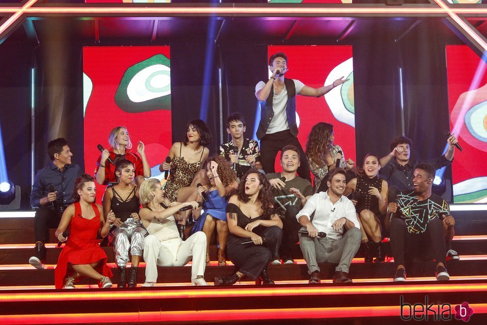 Los concursantes de 'OT 2018' en la Gala 2 cantando 'Bonita es'