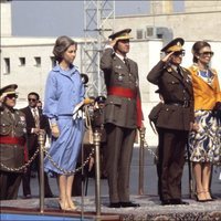 Los Reyes Juan Carlos y Sofía de España junto al Sah de Irán y su esposa