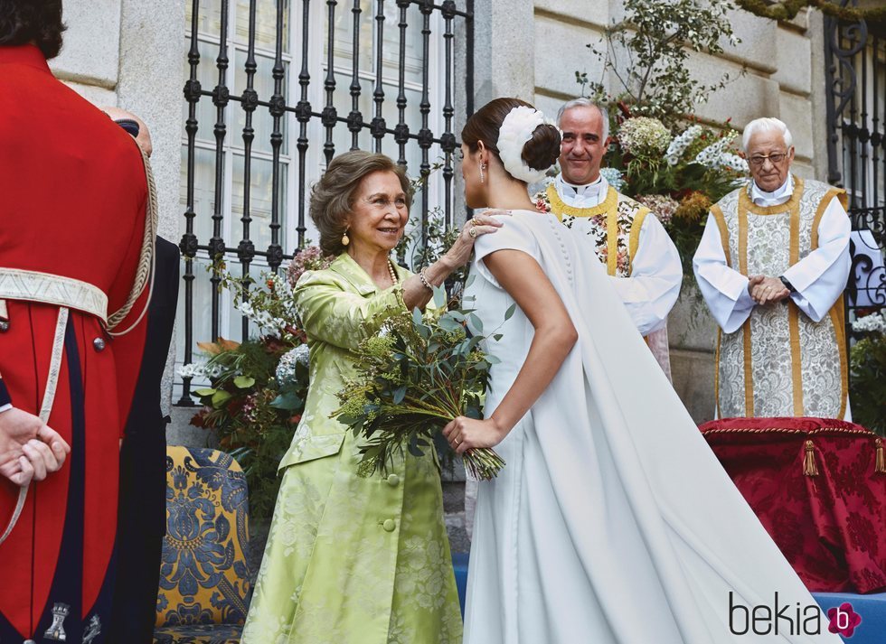 La Reina Sofía felicita a Sofía Palazuelo tras su boda con Fernando Fitz-James Stuart