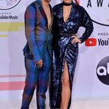 Evan Ross y Ashlee Simpson en los American Music Awards 2018