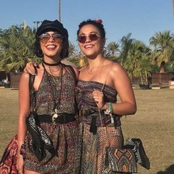 Vanessa y Stella Hudgens en el Festival de Coachella 2018
