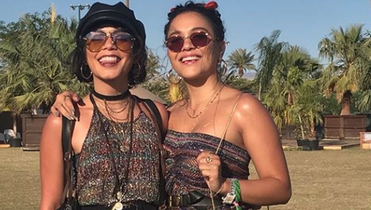 Vanessa y Stella Hudgens en el Festival de Coachella 2018