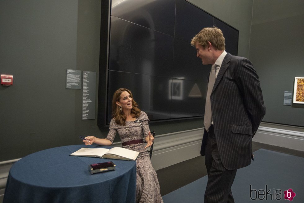 Kate Middleton, muy divertida en la inauguración de un Centro Fotográfico en el Victoria and Albert Museum