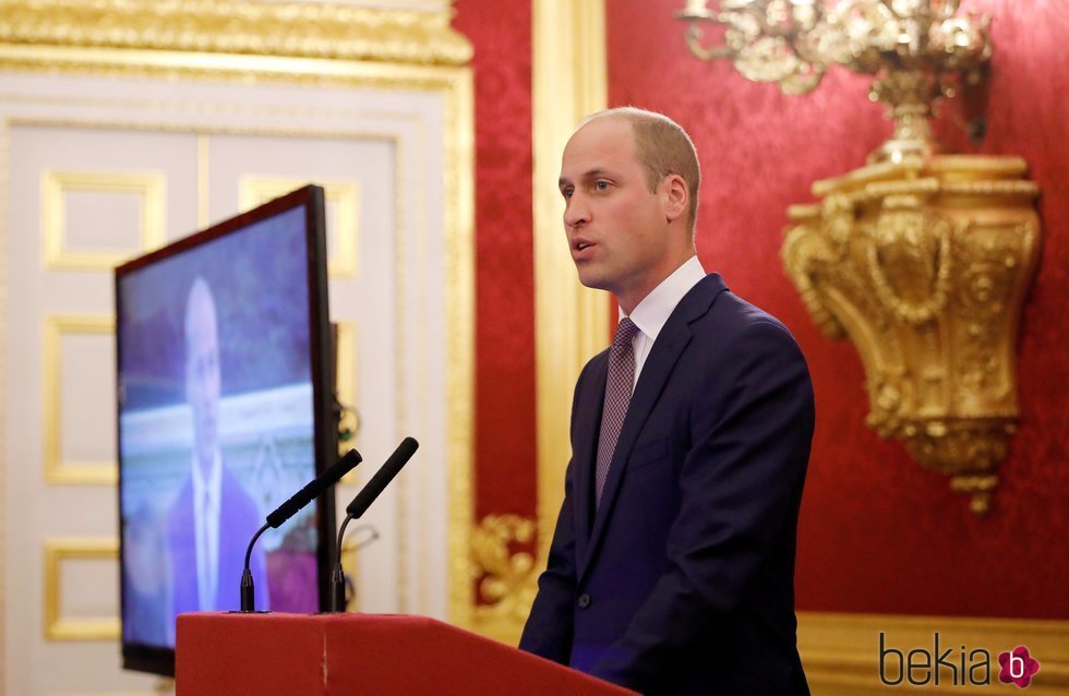 El Príncipe Guillermo dando un discurso en el Palacio de St James