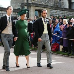 James Middleton, Pippa Middleton y James Matthews en la boda de Eugenia de York y Jack Brooksbank