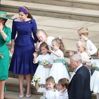 El Príncipe Andrés, Sarah Ferguson, Beatriz de York y los pajes y damas en la boda de Eugenia de York y Jack Brooksbank