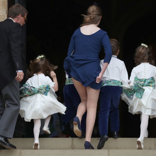 Lady Louise Windsor con los pajes y damas en la boda de