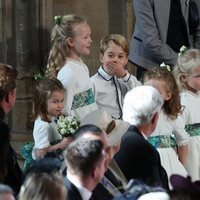 El Príncipe Jorge, la Princesa Carlota, Savannah e Isla Phillips y Mia Tindall en la boda de Eugenia de York y Jack Brooksbank