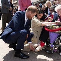 El Príncipe Harry presenta a Meghan Markle a su amiga Daphne Dunne en Sydney