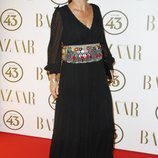 Samatha Vallejo en la alfombra roja de los Premios Harper's Bazaar Actitud 43 2018