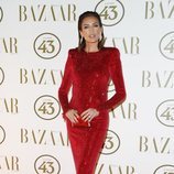 Nieves Álvarez en la alfombra roja de los Premios Harper's Bazaar Actitud 43 2018
