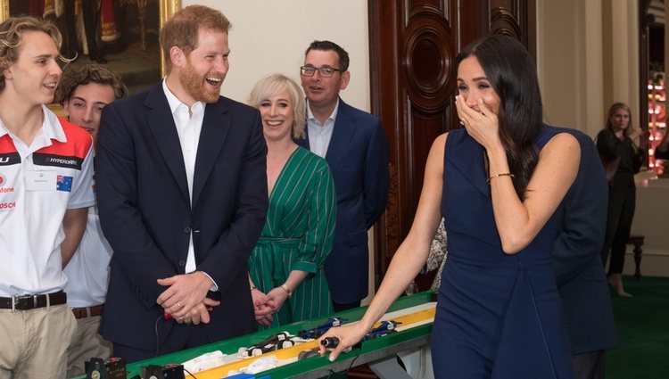 El Príncipe Harry y Meghan Markle ríen divertidos en Melbourne